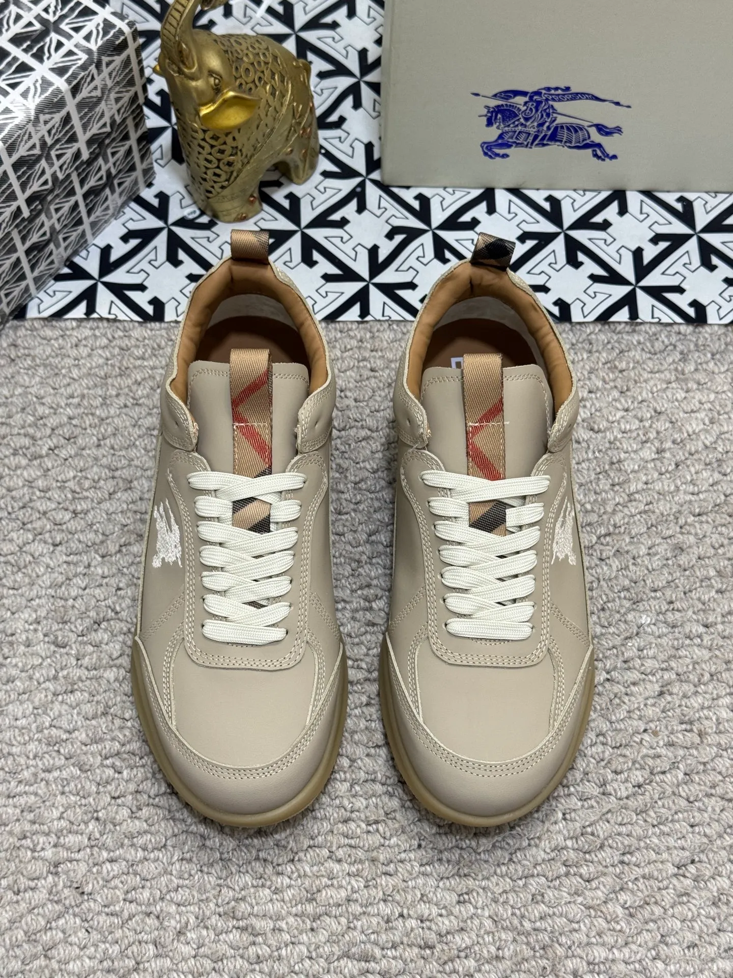 Men's shoes 💰420 [New style] 🐝🐝 [BURBERRY] Burberry - high-end quality original order 🔍🔍🔍 Upper: imported 🔝 calfskin, brand knitted pattern, tongue brand cloth label, lining: sheepskin lining, - outsole: rubber; two-color molded outsole, ultra-high quality control·fine workmanship: highlighted (high-end·luxury·grade) Size :38-44 (45 customized